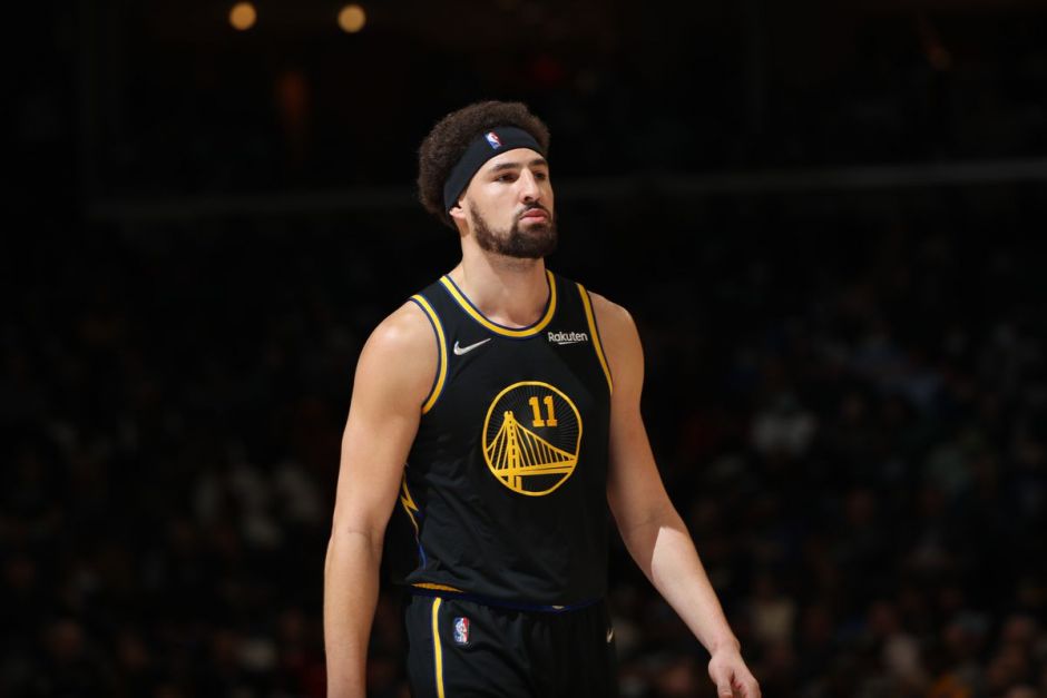 在他们中 在他们中